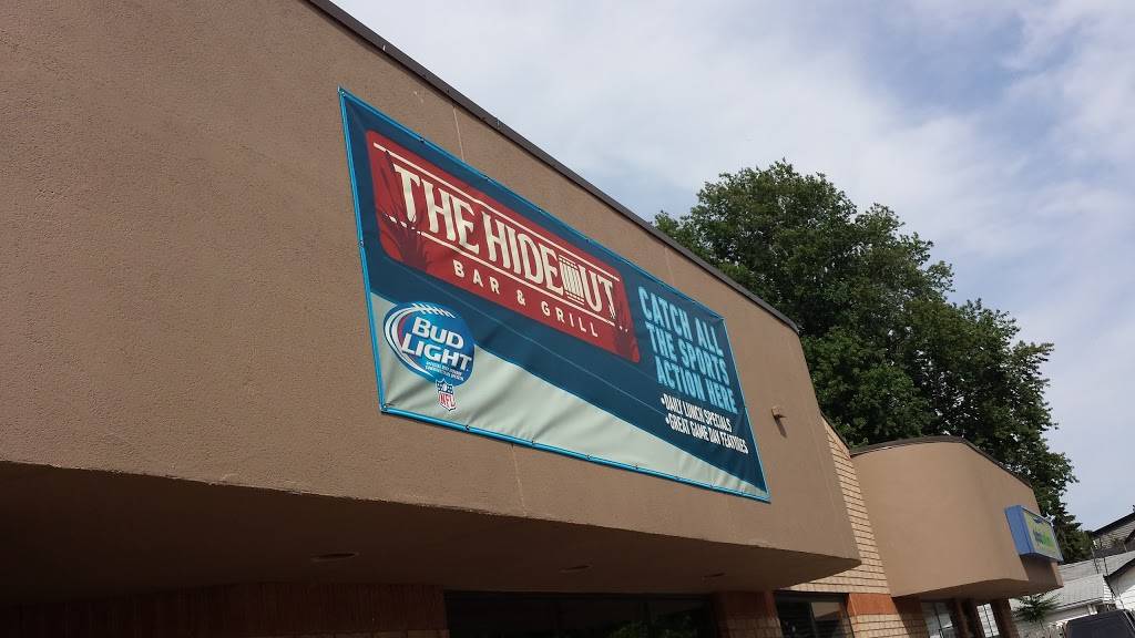 Hideout Bar & Grill | restaurant | 989 Front Rd, Windsor, ON N9J 2A5, Canada | 5197348844 OR +1 519-734-8844