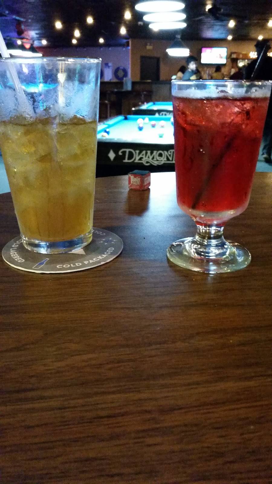 Starships Billiards & The Enterprise Grill | restaurant | 3015 Grand Prix Dr, Decatur, IL 62526, USA | 2178728882 OR +1 217-872-8882