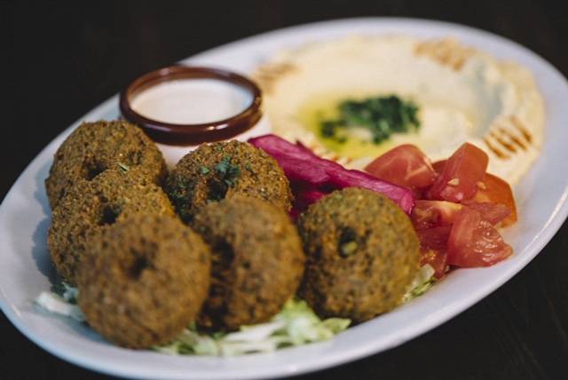 Kabab Village | restaurant | 6124 Tecumseh Rd E, Windsor, ON N8T 1E6, Canada | 5199743407 OR +1 519-974-3407