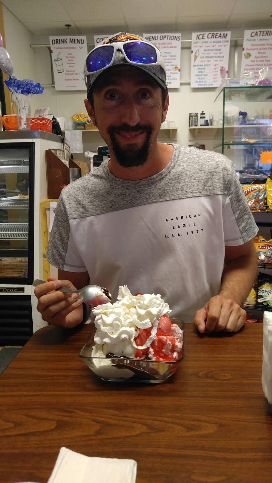 MUNCHIES | restaurant | 1407 Main St, Hilton Head Island, SC 29926, USA | 8437853354 OR +1 843-785-3354