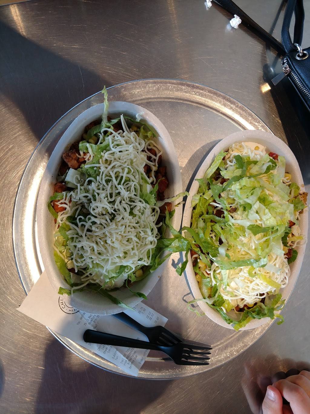 Chipotle Mexican Grill | restaurant | 751 S Perryville Rd, Rockford, IL 61108, USA | 8153978688 OR +1 815-397-8688
