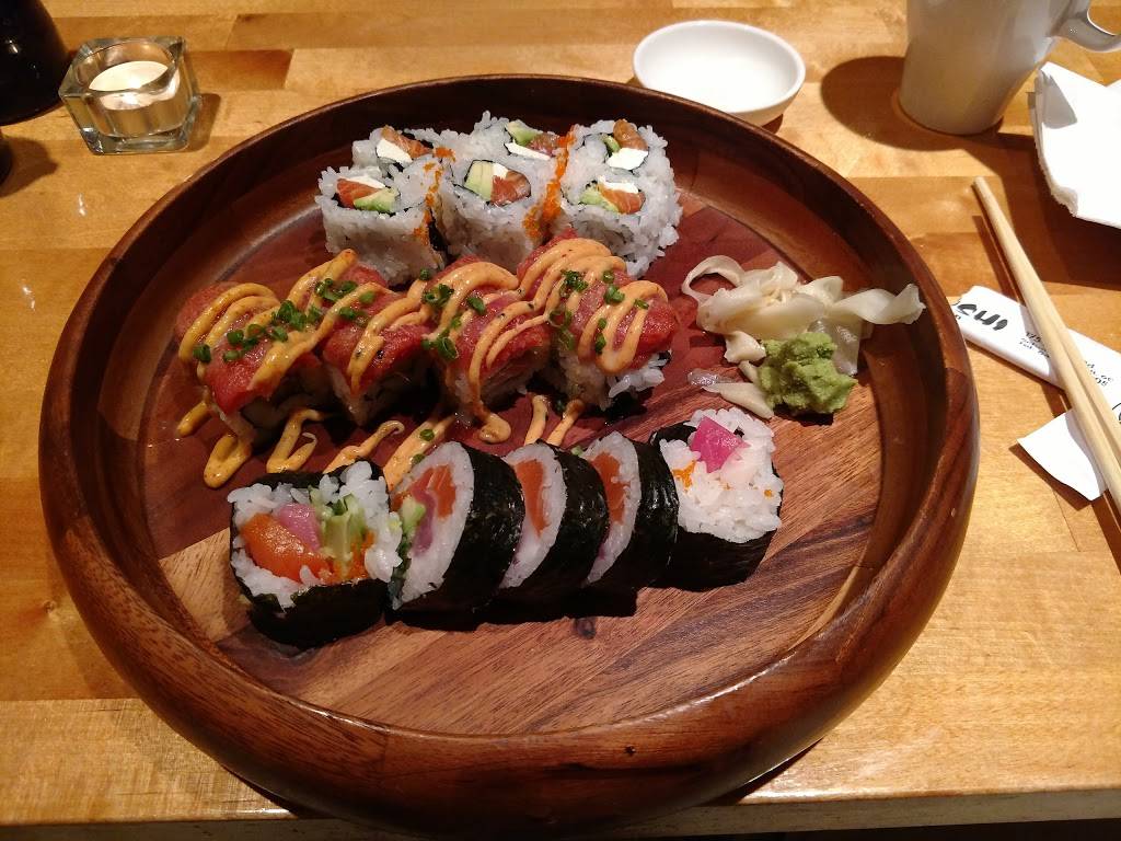 Minami Sushi | restaurant | 716 S Barrington Rd, Streamwood, IL 60107, USA | 6308306463 OR +1 630-830-6463