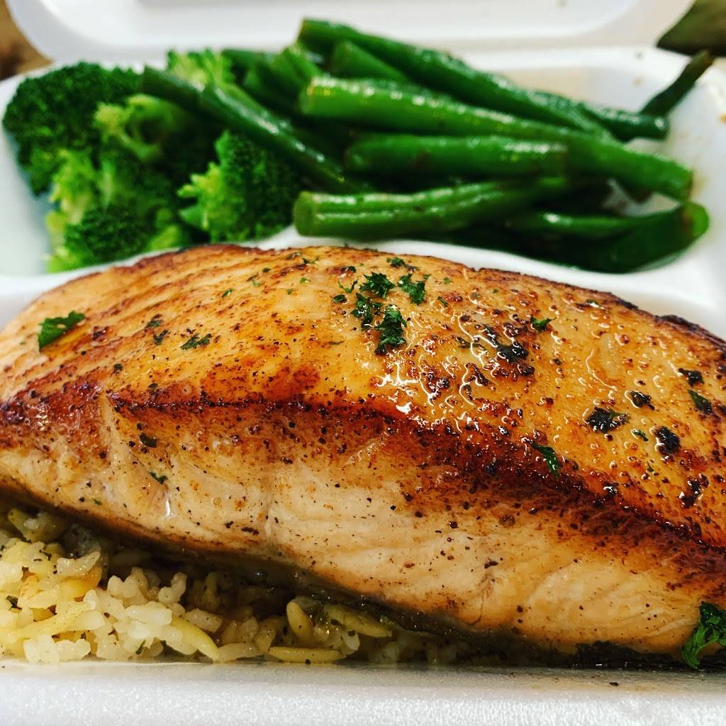 Charlestons | restaurant | 2200 Old Williamsburg Rd, Yorktown, VA 23690, USA | 7578883261 OR +1 757-888-3261