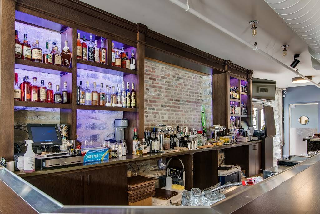 Earnest Bar & Hideaway (formerly Hemingways) | restaurant | 438 Houston St Suite 160, Nashville, TN 37203, USA | 6159151715 OR +1 615-915-1715