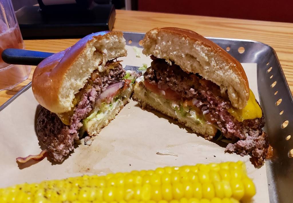 Chilis Grill & Bar | meal takeaway | 3917 S Gilbert Rd, Gilbert, AZ 85296, USA | 4808124636 OR +1 480-812-4636