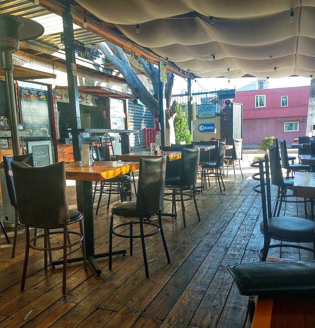 Fox Wings | restaurant | Calle Floresta 394, Playa Hermosa, 22890 Ensenada, B.C., Mexico | 016461884152 OR +52 646 188 4152