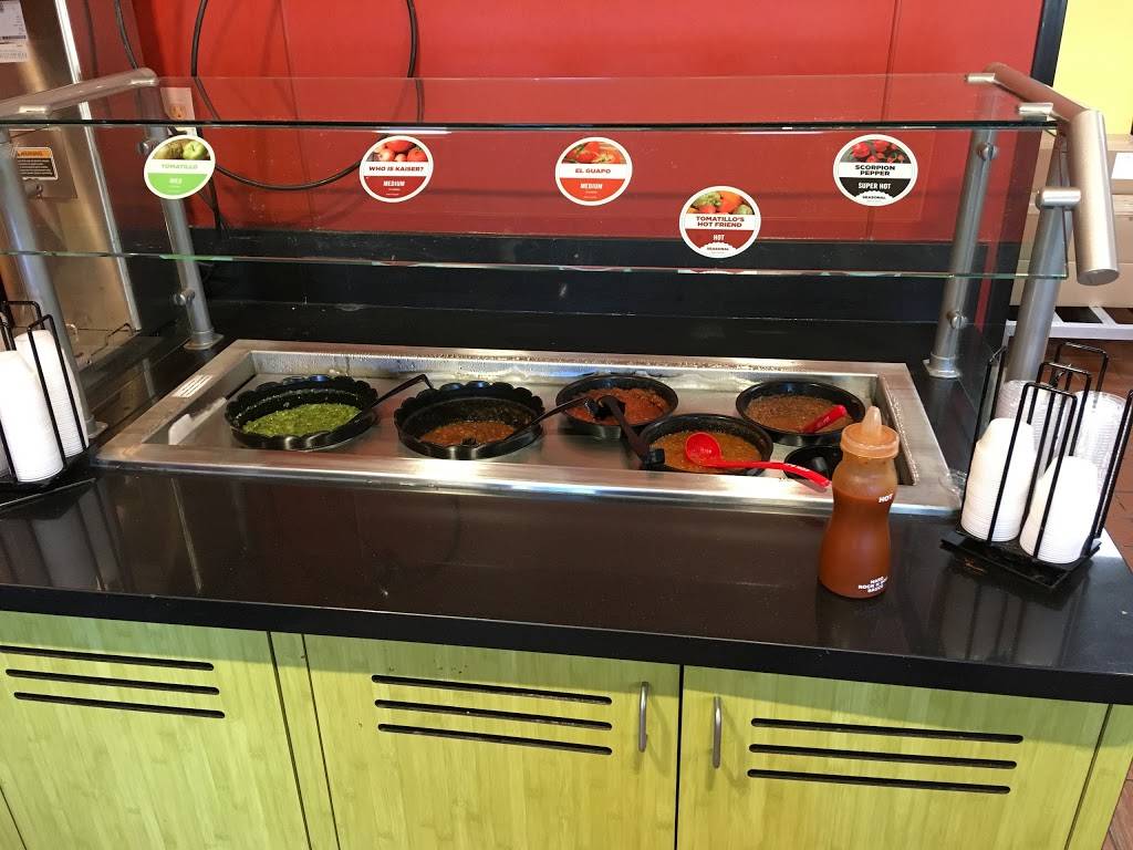 Moes Southwest Grill | restaurant | 2240 NW 19th St #1200b, Boca Raton, FL 33431, USA | 5613471750 OR +1 561-347-1750