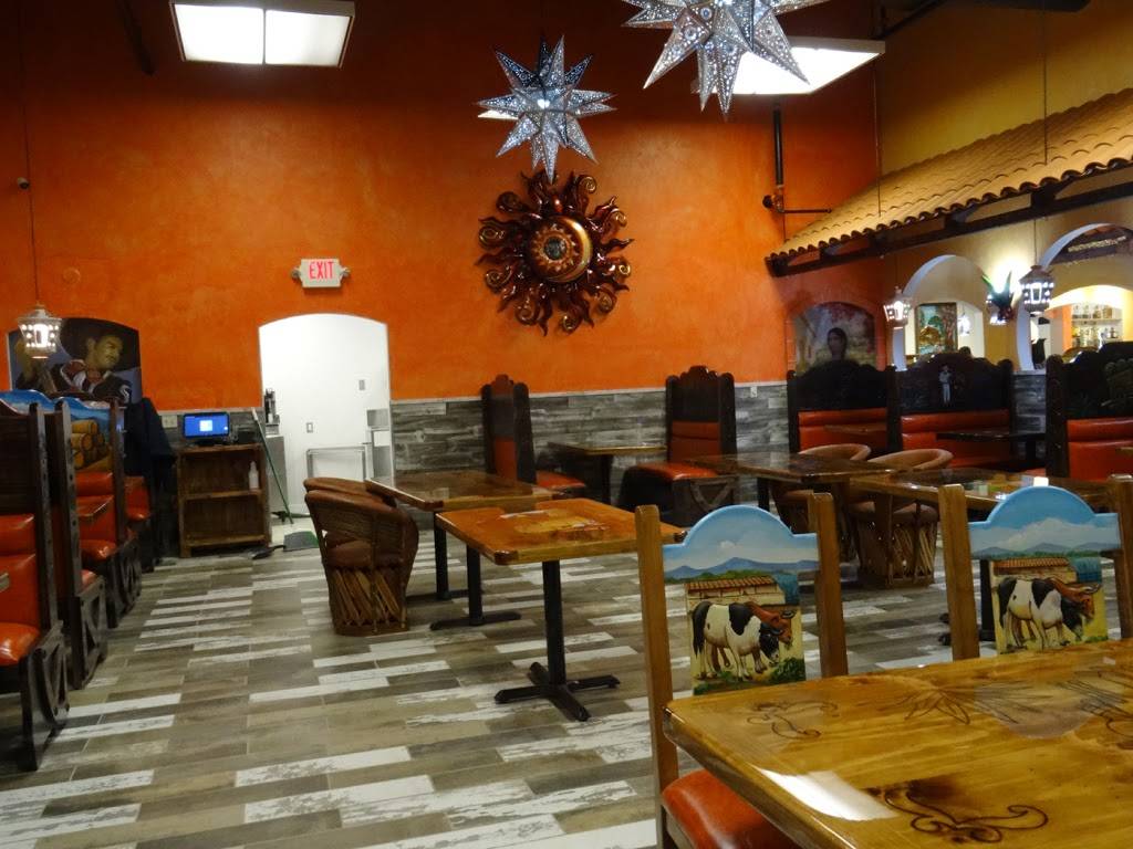 Old Mexico | restaurant | 11884 Velp Ave, Suamico, WI 54313, USA | 9206342260 OR +1 920-634-2260