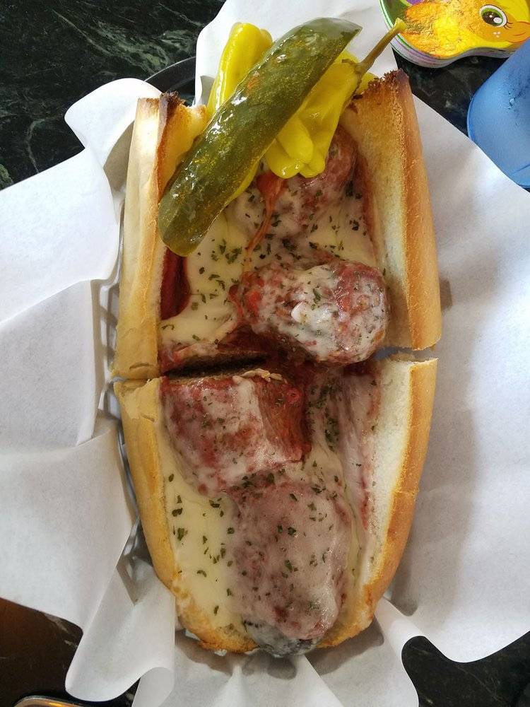 Giovannis Pizza | restaurant | 3020 State St, Santa Barbara, CA 93105, USA | 8056823621 OR +1 805-682-3621