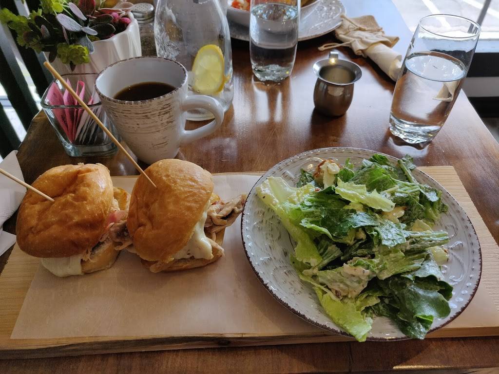 The Curly Willow Eatery | restaurant | 141 Pine St, Collingwood, ON L9Y 2L7, Canada | 7053151662 OR +1 705-315-1662