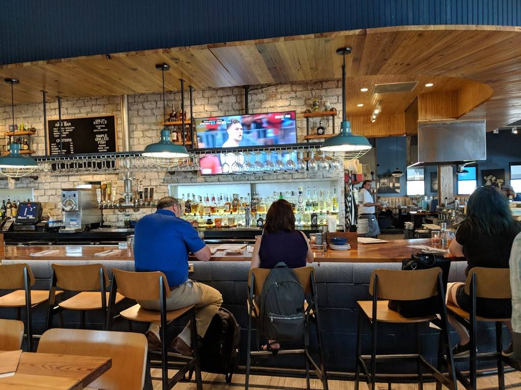 Salt Traders Coastal Cooking | restaurant | 2850 N Interstate Hwy 35, Round Rock, TX 78681, USA | 5123519724 OR +1 512-351-9724