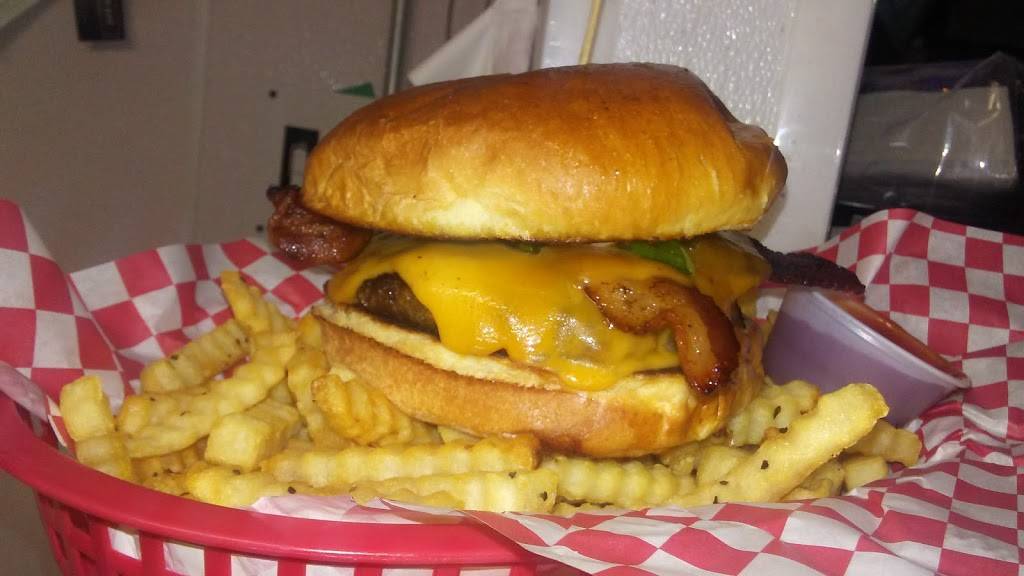 The Cottage Lounge | restaurant | 3006 W Northwest Hwy, Dallas, TX 75220, USA | 4697299626 OR +1 469-729-9626