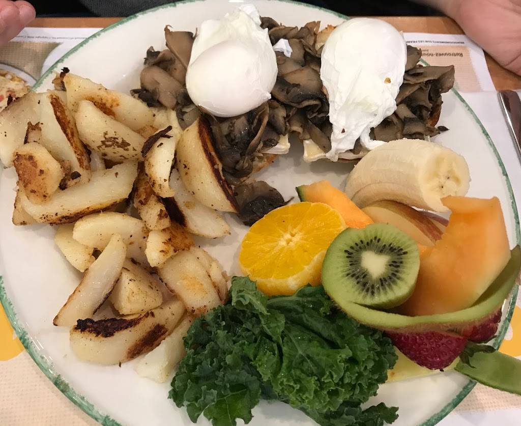 Cora déjeuners - Breakfast and Lunch | restaurant | 3836 Boulevard de la Côte-Vertu, Saint-Laurent, QC H4R 1P8, Canada | 5149567444 OR +1 514-956-7444