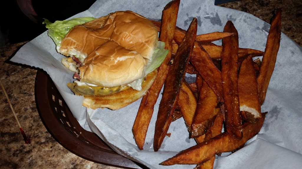 Fairways Bar & Grill | restaurant | 8256 Central Ave # B, Toledo, OH 43617, USA | 4195174653 OR +1 419-517-4653