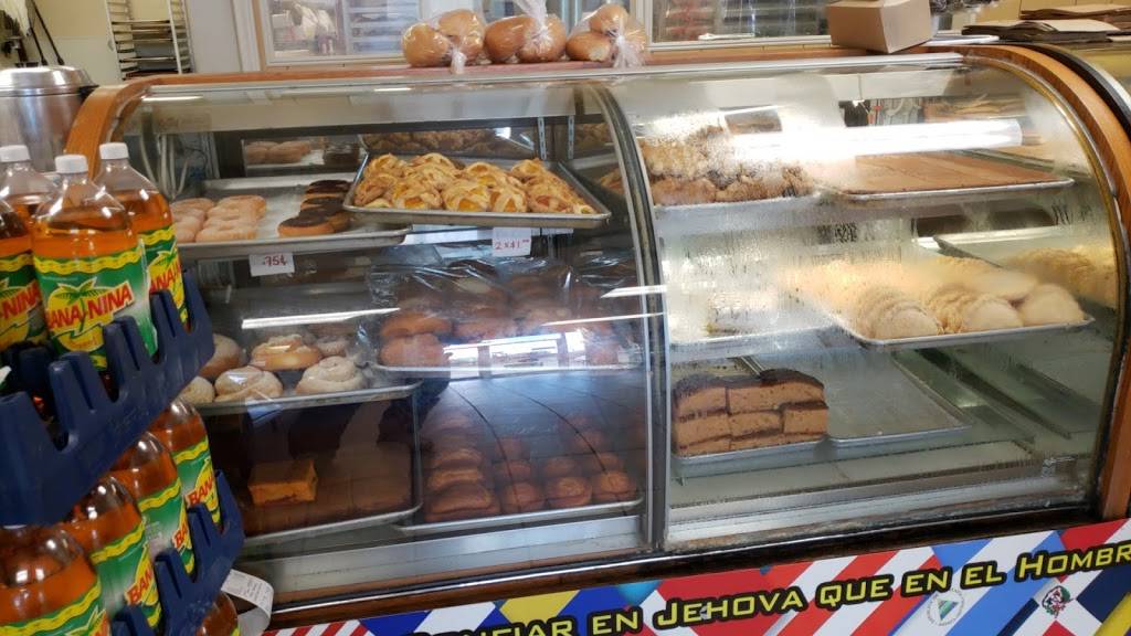 Cristo Rey Bakery | bakery | 540 W NASA Pkwy, Webster, TX 77598, USA | 7138938917 OR +1 713-893-8917