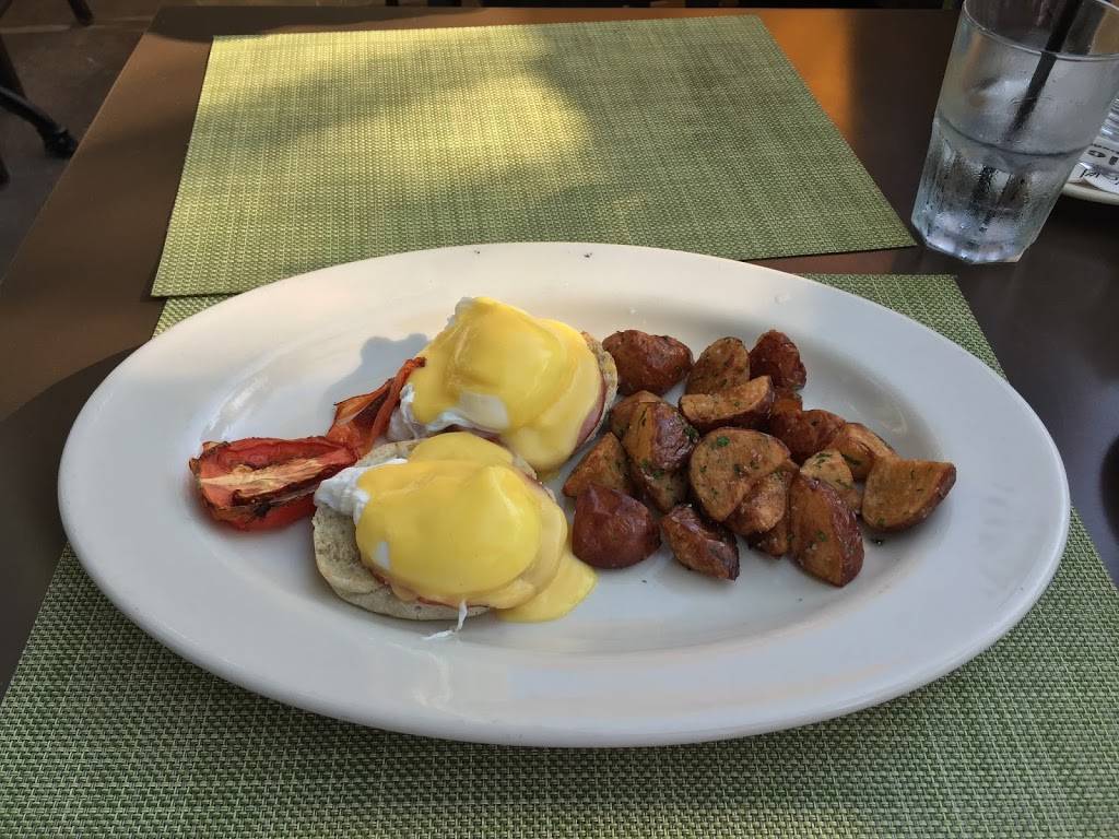 The Pelican Cafe | restaurant | 826 Ocean Dr, Miami Beach, FL 33139, USA | 3056731000 OR +1 305-673-1000