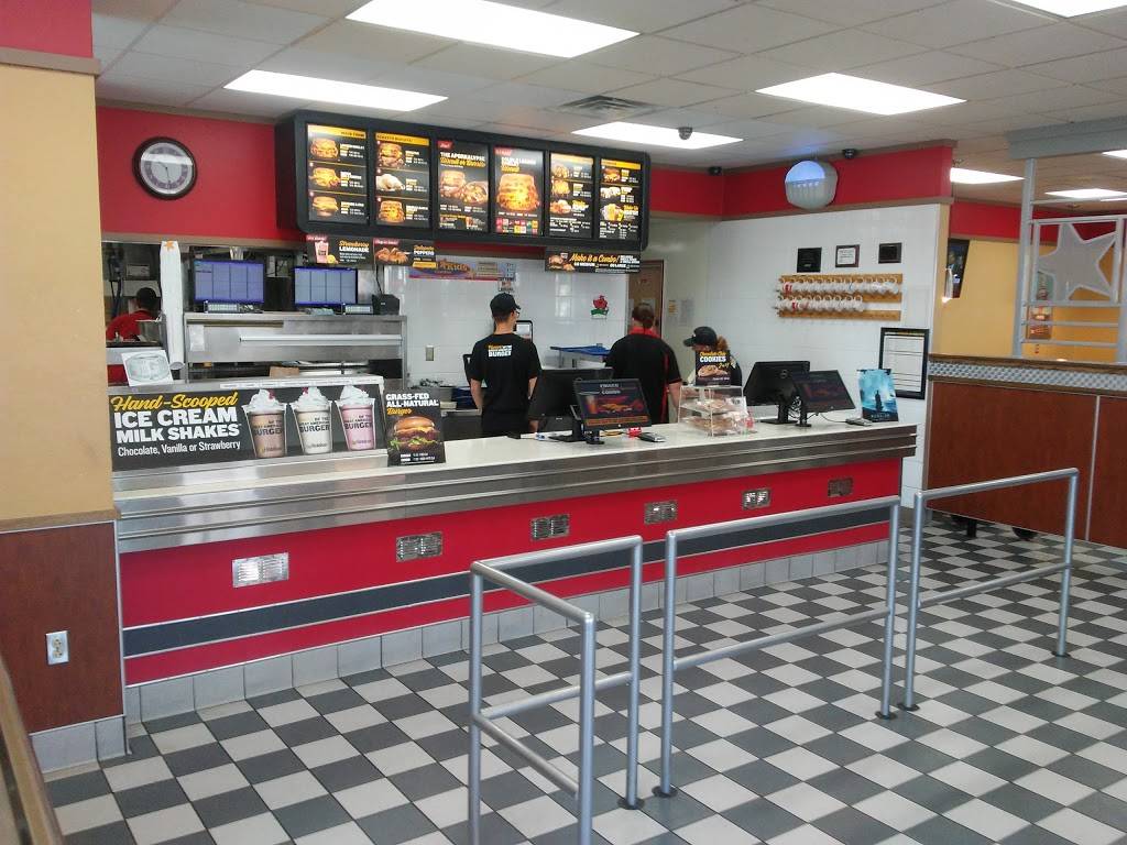 Hardees | restaurant | 1210 N Division St, Colby, WI 54421, USA | 7152236063 OR +1 715-223-6063