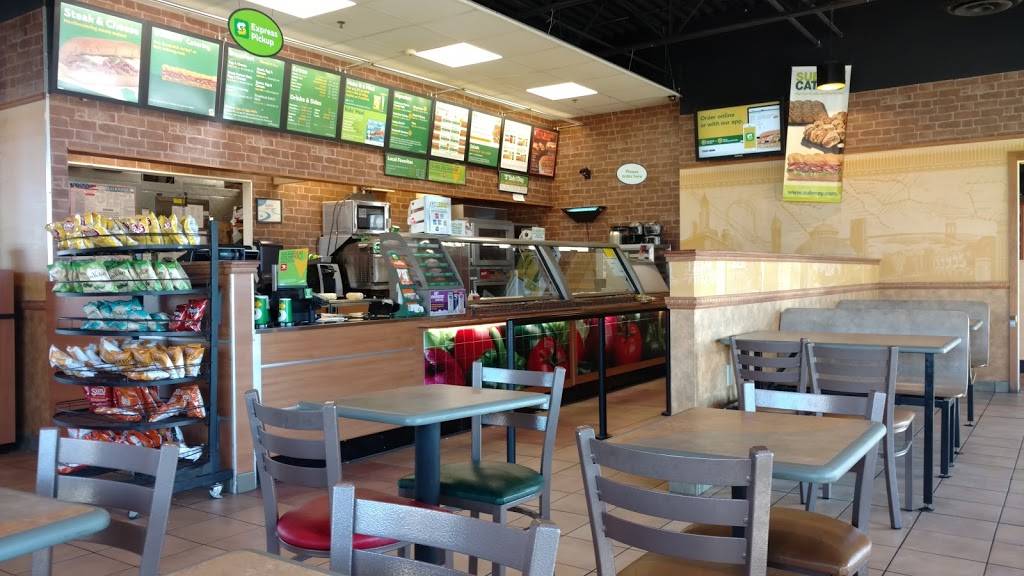 Subway | meal takeaway | 1420 10th St SW, Loveland, CO 80537, USA | 9706678487 OR +1 970-667-8487