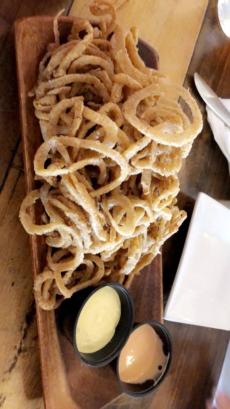 Sloanes Valley Village | restaurant | 5338 Laurel Canyon Blvd, Valley Village, CA 91607, USA | 8185095828 OR +1 818-509-5828