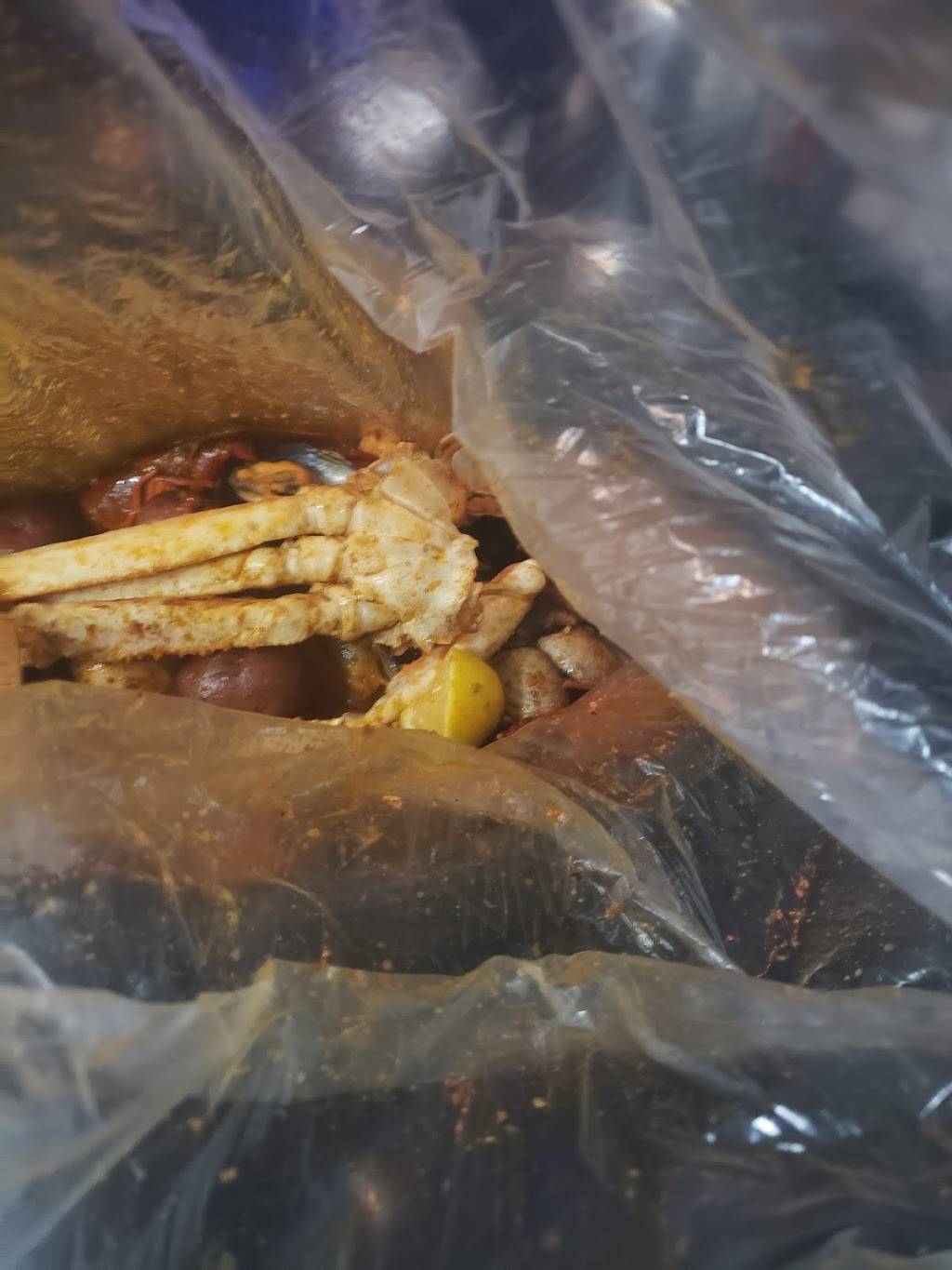 Crazy Crab | restaurant | 25271 Telegraph Rd, Southfield, MI 48033, USA | 2483277400 OR +1 248-327-7400