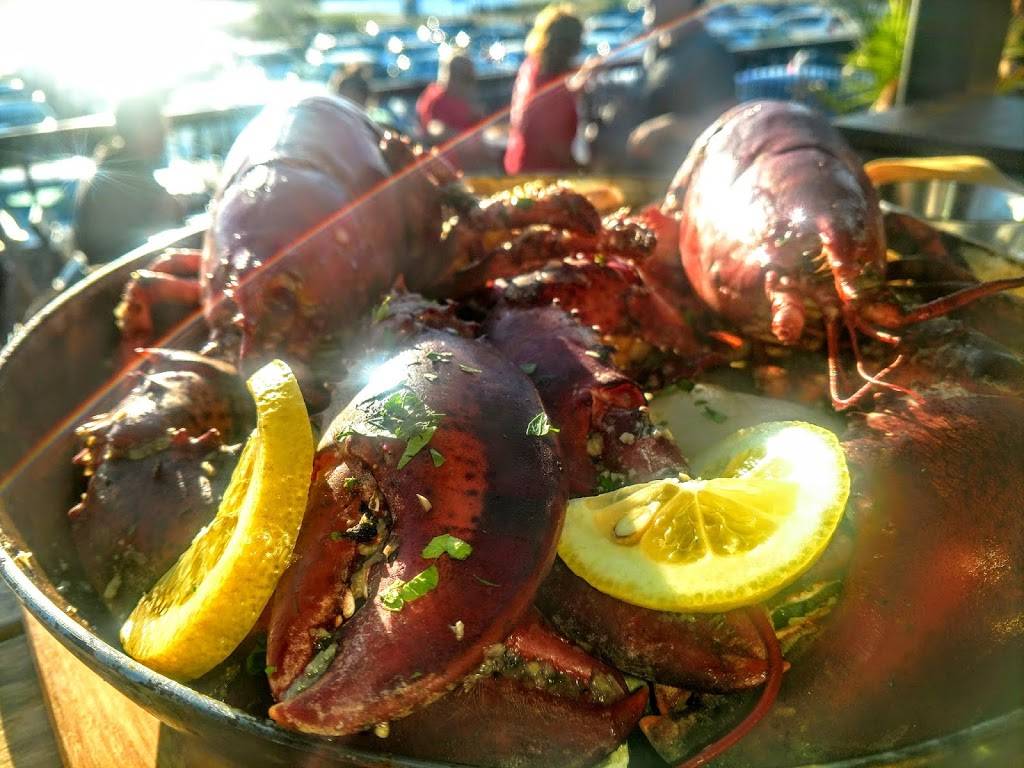 Barretts Waterfront | restaurant | 1082 Davol St, Fall River, MA 02720, USA | 7743656435 OR +1 774-365-6435