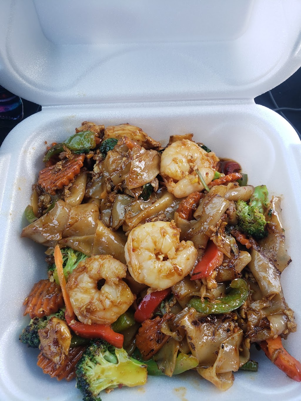 Salween Thai Restaurant IV | restaurant | 9939 Redick Cir, Omaha, NE 68122, USA | 4024523597 OR +1 402-452-3597