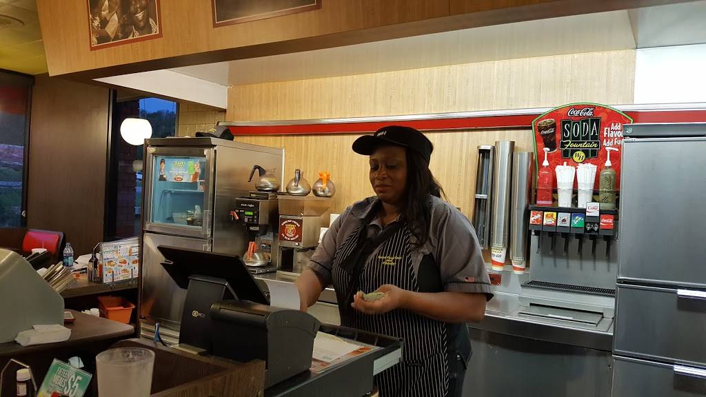 Waffle House | meal takeaway | 1020 Oak Mountain Park Rd, Pelham, AL 35124, USA | 2057338213 OR +1 205-733-8213