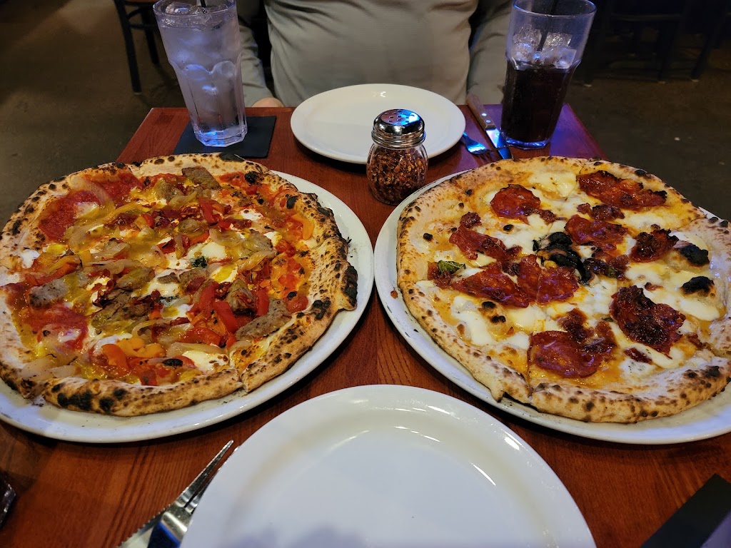 Cane Rosso | restaurant | 2612 Commerce St, Dallas, TX 75226, USA | 2147411188 OR +1 214-741-1188