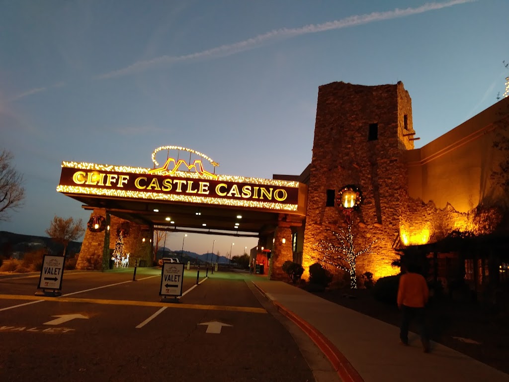 Johnny Rockets | restaurant | 555 W Middle Verde Rd, Camp Verde, AZ 86322, USA | 9285675158 OR +1 928-567-5158