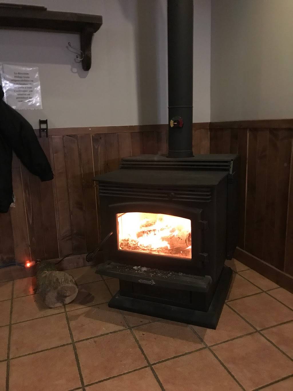 Illégal 255 | restaurant | 620 QC-255, Saint-Félix-de-Kingsey, QC J0B 2T0, Canada | 8198481564 OR +1 819-848-1564