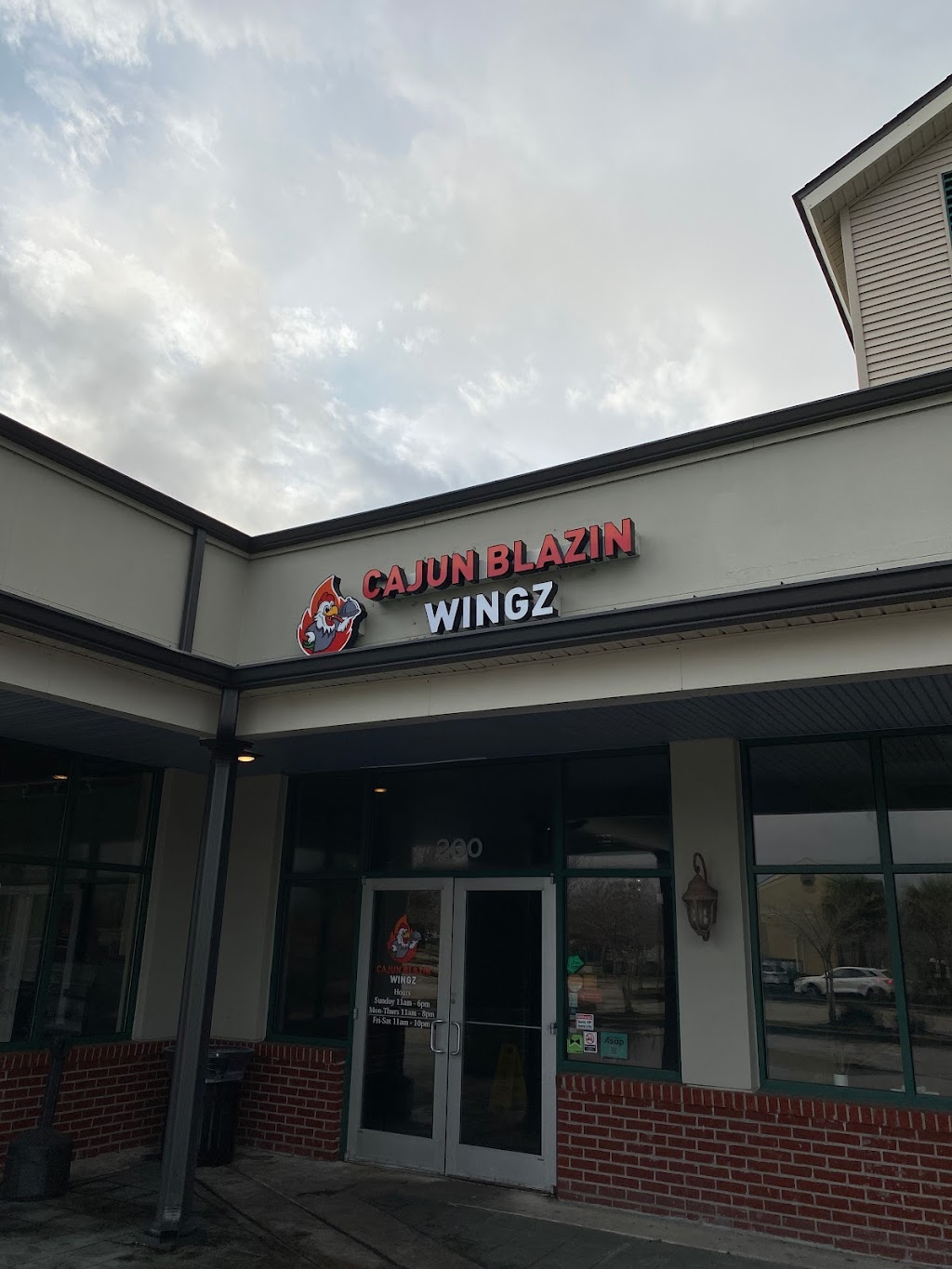 Cajun Blazin Wingz | restaurant | 796 E I-10 Service Rd STE 200, Slidell, LA 70461, USA | 9853268017 OR +1 985-326-8017