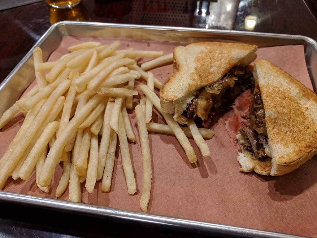 Fahrenheit 225 | restaurant | 26 Public Square, Darlington, SC 29532, USA | 8439440321 OR +1 843-944-0321