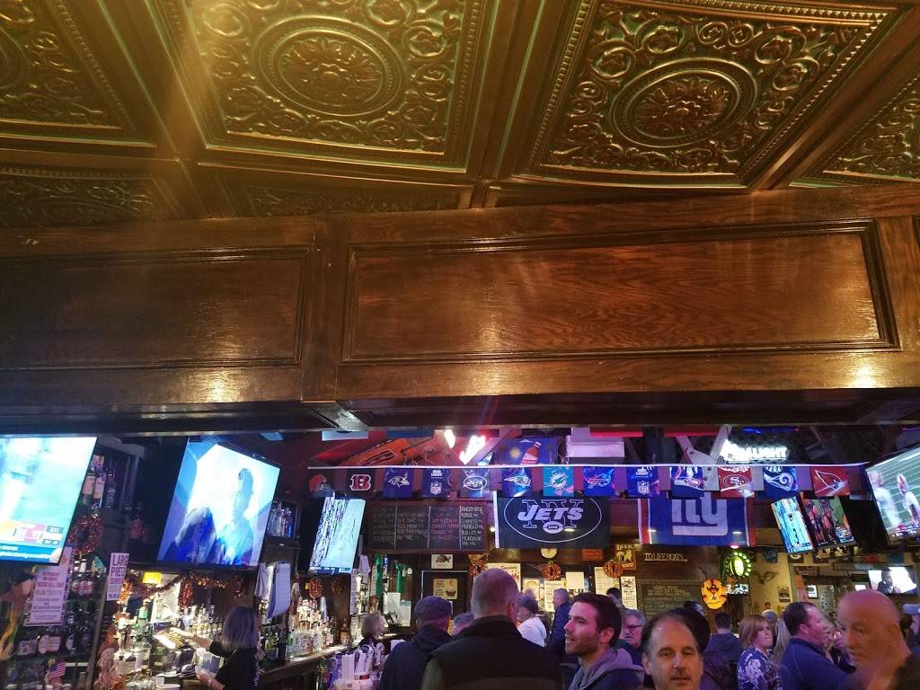 Johnny McGoreys Pub | restaurant | 131 Front St, Massapequa Park, NY 11762, USA | 5167978584 OR +1 516-797-8584