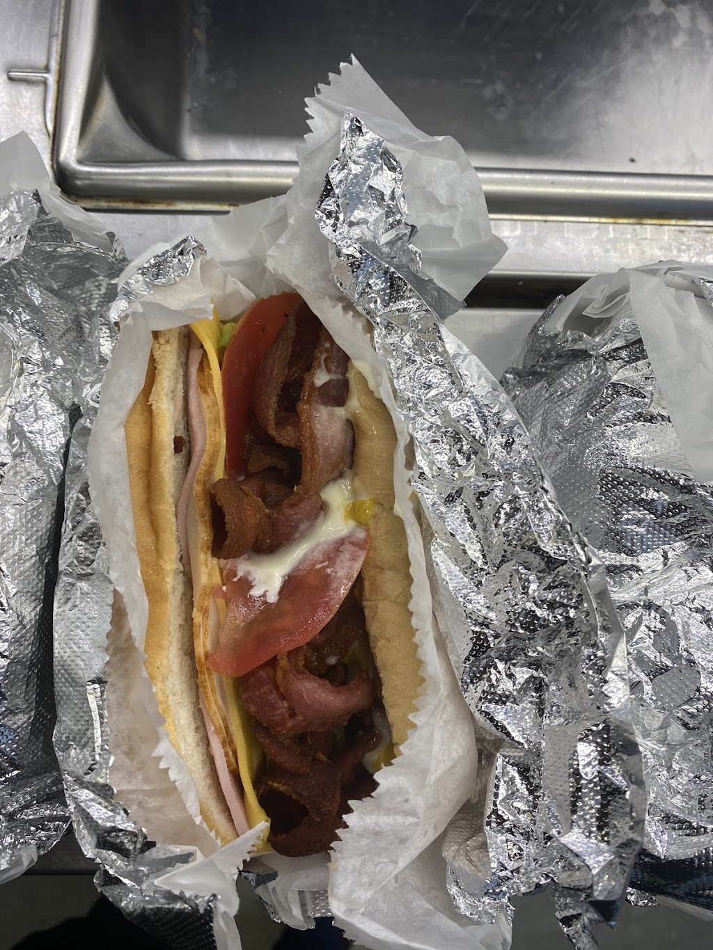 6S One Stop Shop & Grill | restaurant | 1076 N Hollywood St, Memphis, TN 38108, USA | 9012490208 OR +1 901-249-0208