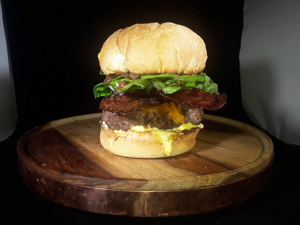 Twizted Burger Company | restaurant | 249 W Dundee Rd, Buffalo Grove, IL 60089, USA | 8476686316 OR +1 847-668-6316