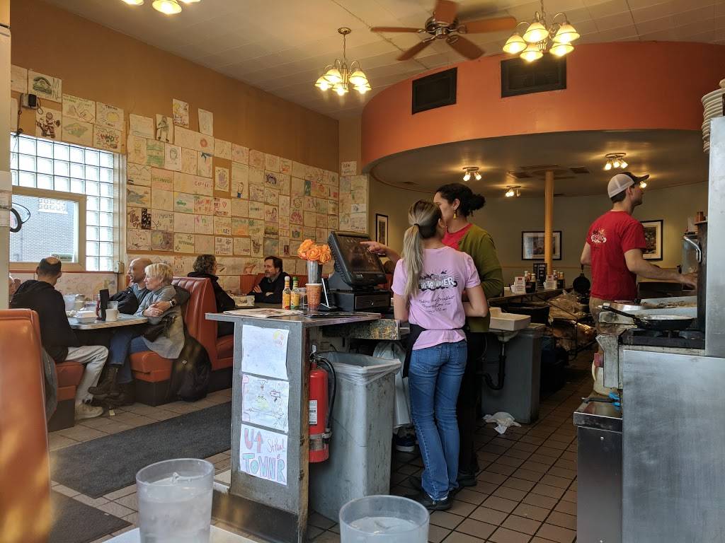 The Uptowner Cafe on Grand | cafe | 1100 Grand Ave, St Paul, MN 55105, USA | 6512240406 OR +1 651-224-0406