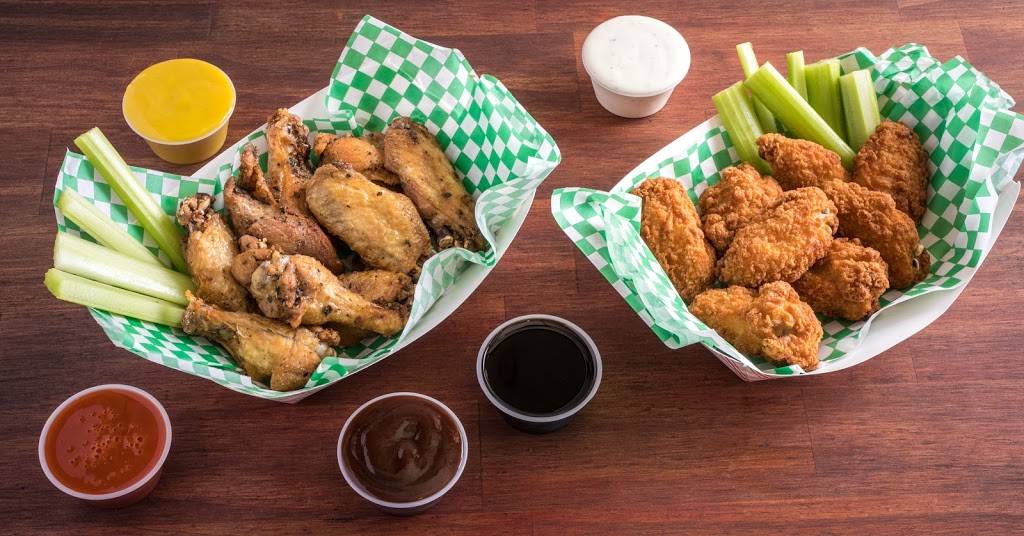 Fratellis Corner Crust Pizzeria | restaurant | 377 John Fitch Hwy, Fitchburg, MA 01420, USA | 5087992500 OR +1 508-799-2500