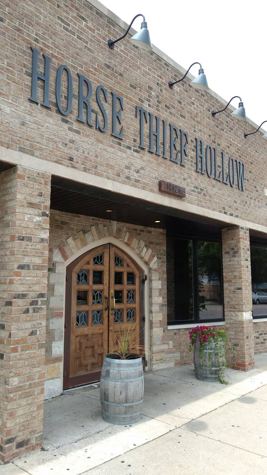Horse Thief Hollow | restaurant | 10426 S Western Ave, Chicago, IL 60643, USA | 7737792739 OR +1 773-779-2739