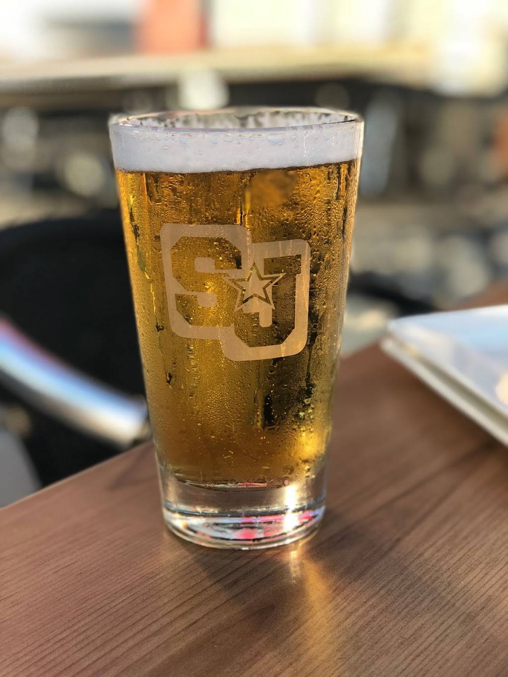 Shoeless Joe’s Sports Grill | restaurant | 820 Kingston Rd, Pickering, ON L1V 1A9, Canada | 9054200002 OR +1 905-420-0002