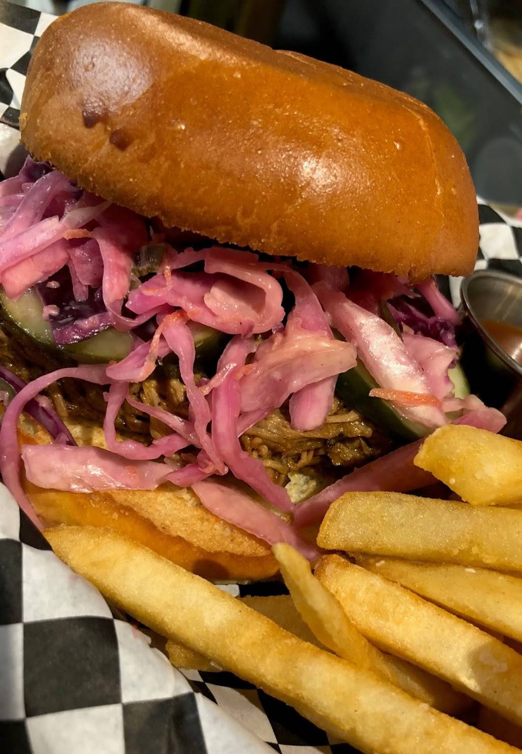 Franks Restaurant & Pub | restaurant | 2 Main St, Lisbon Falls, ME 04252, USA | 2074074606 OR +1 207-407-4606