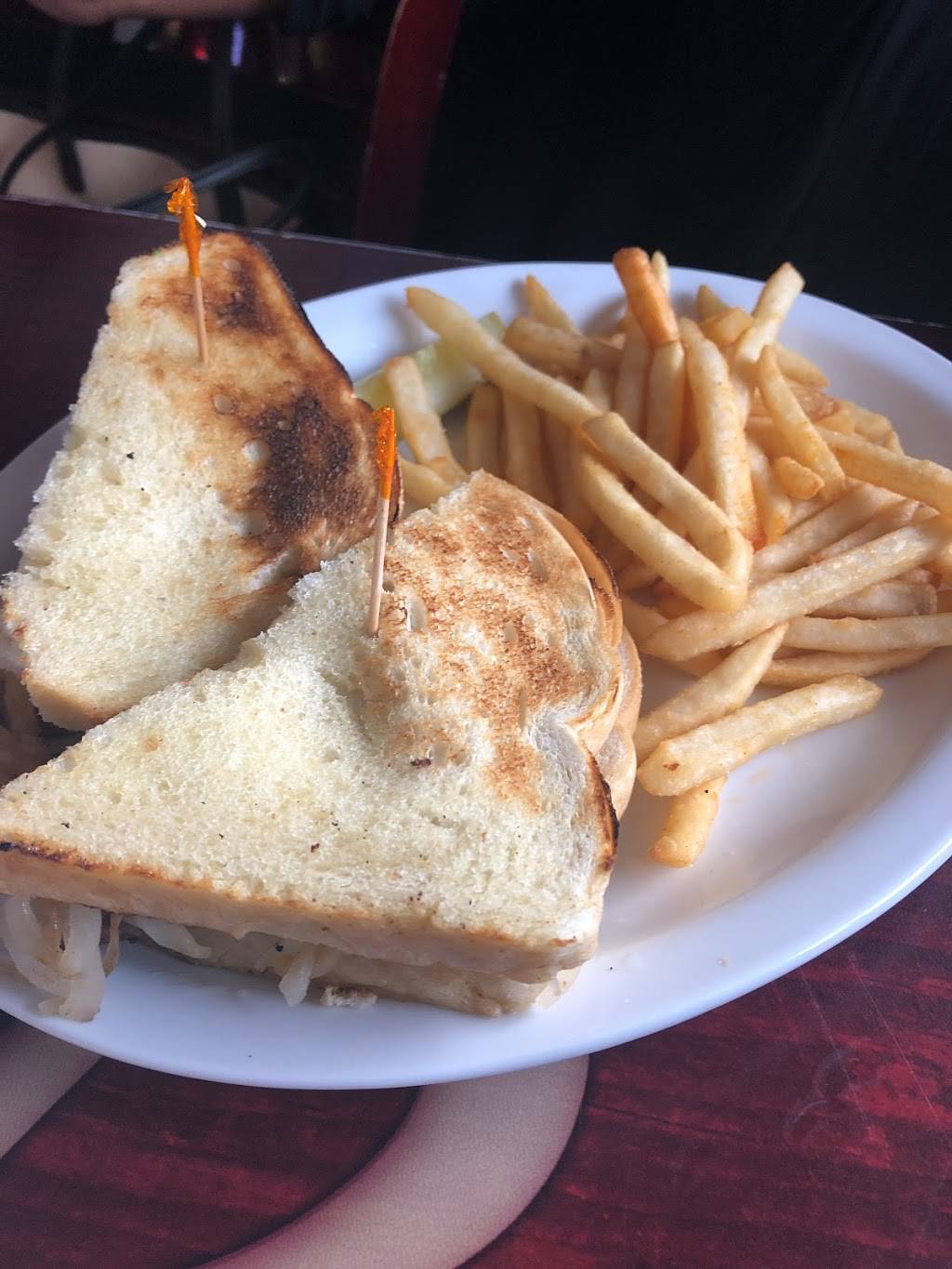 the Loose Wheel Bar & Grill | restaurant | 6108 6th Ave, Tacoma, WA 98406, USA | 2533011647 OR +1 253-301-1647