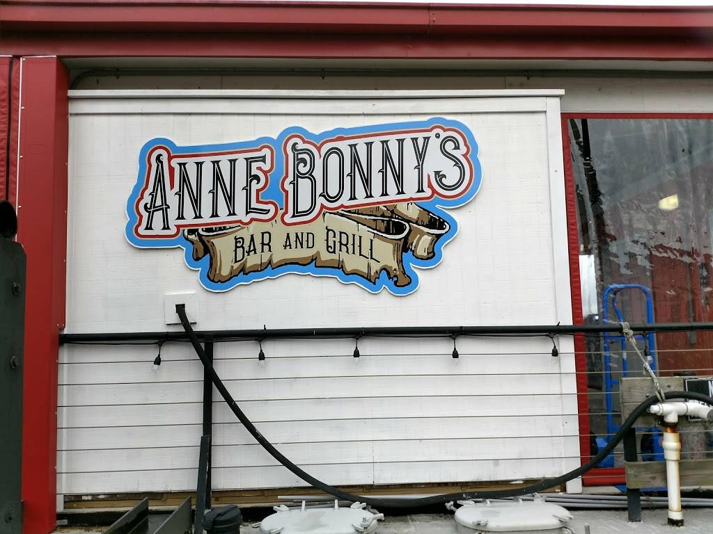 Anne Bonnys Bar and Grill | restaurant | 106 S Water St, Wilmington, NC 28401, USA | 9103997212 OR +1 910-399-7212