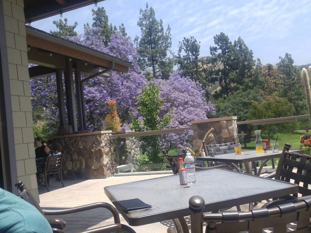 Hilltop Restaurant and Bar | restaurant | 1500 E Walnut Ave, Burbank, CA 91501, USA | 8187365530 OR +1 818-736-5530