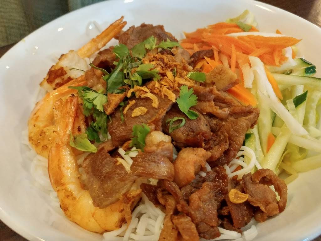 Life Pho | restaurant | 484 Ritchie Hwy, Severna Park, MD 21146, USA | 4105448884 OR +1 410-544-8884