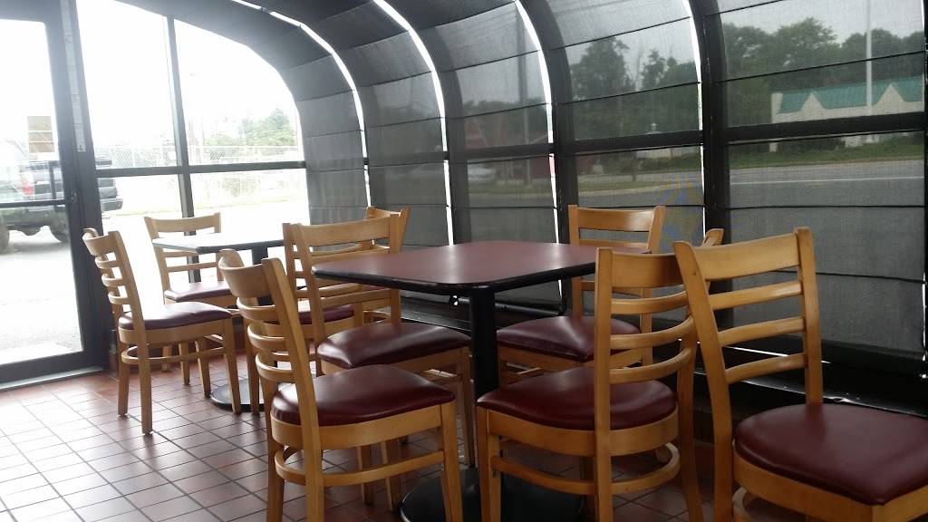 Biscuitville | cafe | 4764 S Amherst Hwy, Madison Heights, VA 24572, USA | 4345280507 OR +1 434-528-0507