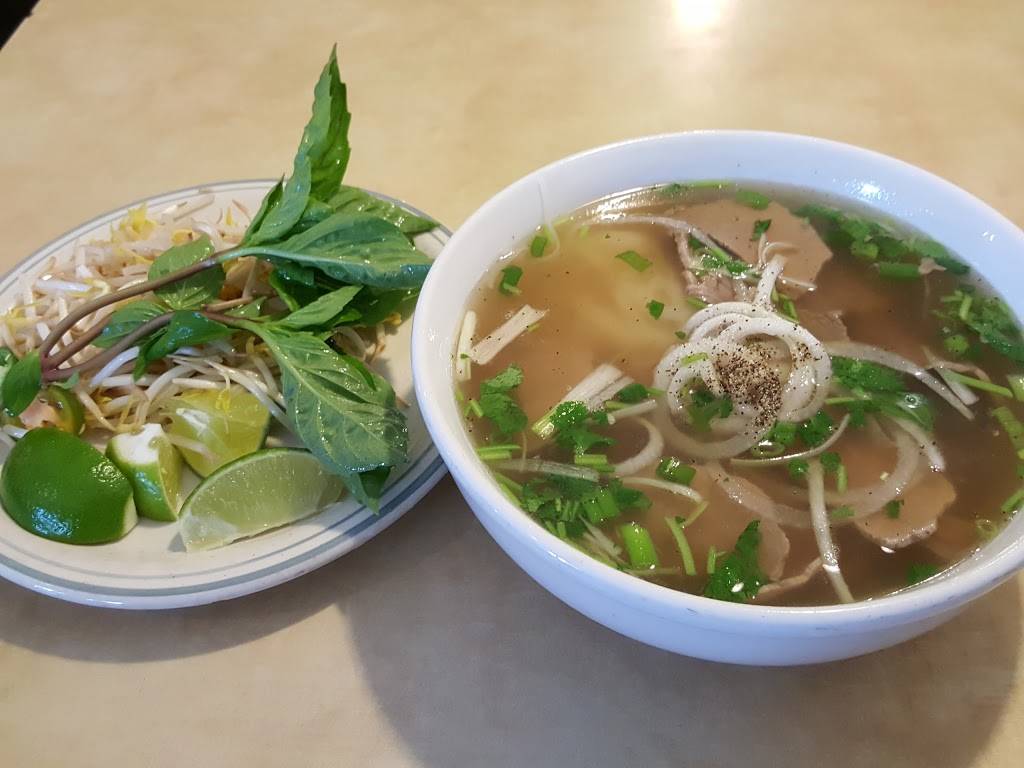 Pho Lucky - Novi | restaurant | 39777 Grand River Ave, Novi, MI 48375, USA | 2484429255 OR +1 248-442-9255