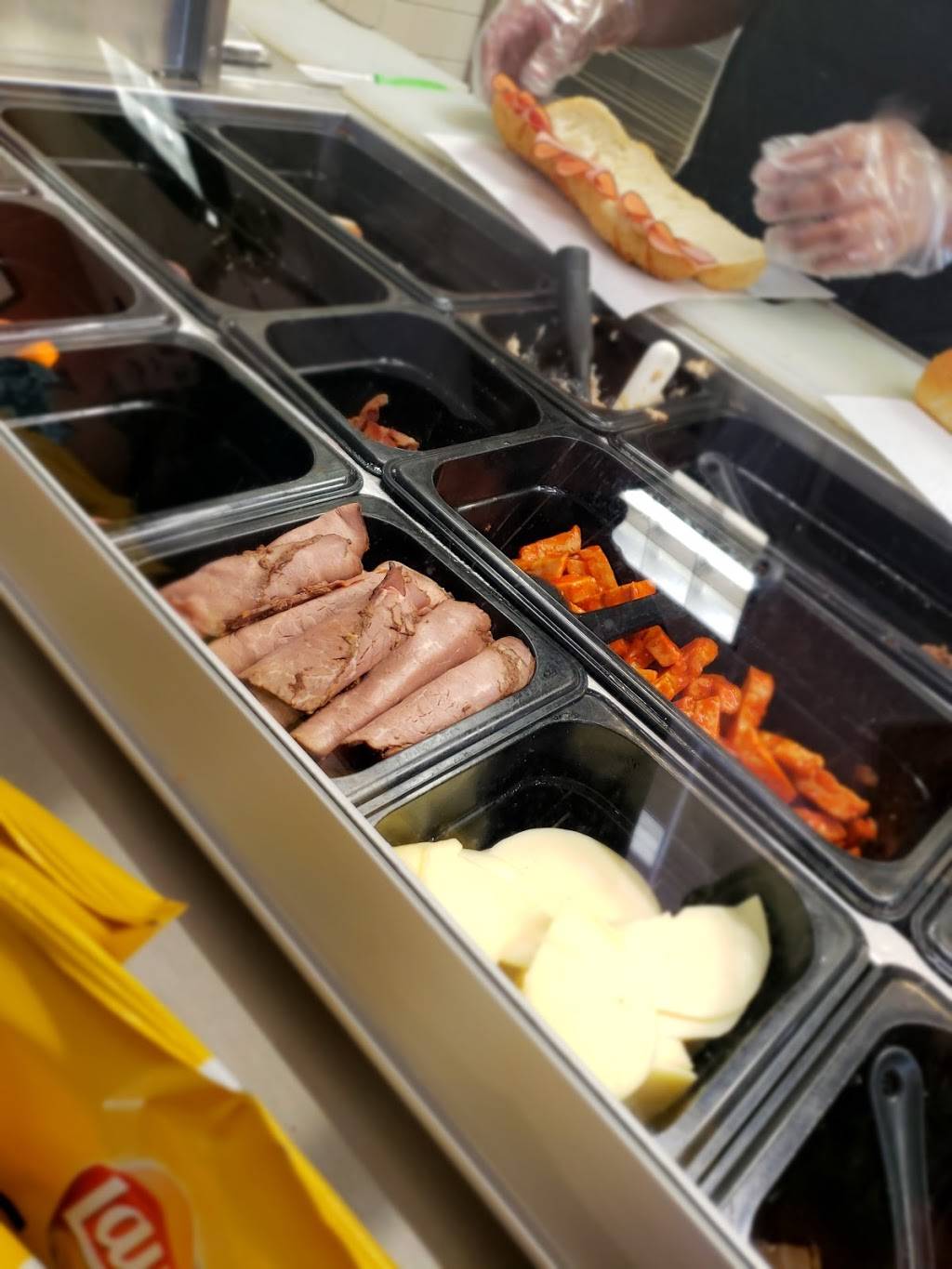 Subway Restaurants | restaurant | 455 W Pioneer Pkwy, Grand Prairie, TX 75051, USA | 9722649898 OR +1 972-264-9898