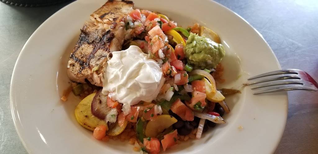 Sharkys Modern Mexican Kitchen | restaurant | 3000 S Pinnacle Hills Pkwy, Rogers, AR 72758, USA | 4793194111 OR +1 479-319-4111