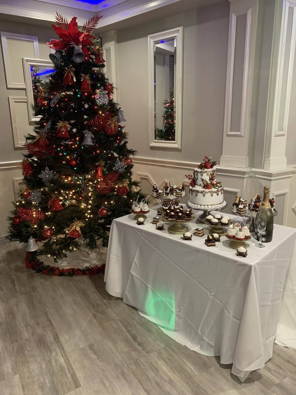 Noahs Ark | restaurant | 13641 Burbank Blvd, Van Nuys, CA 91401, USA | 8187861202 OR +1 818-786-1202