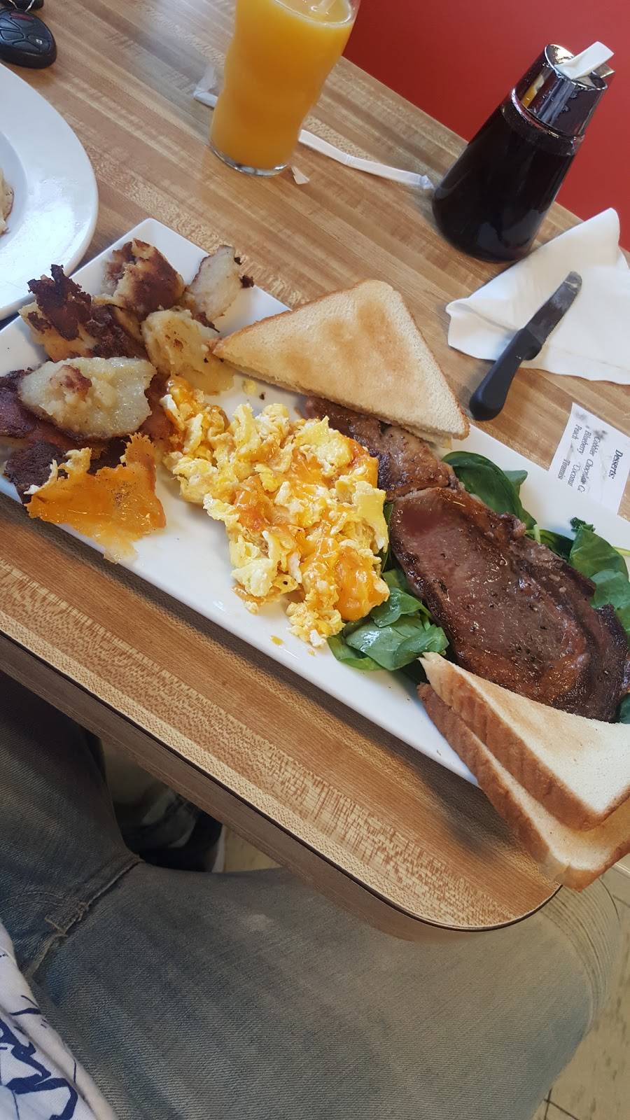 Crescent Inn | restaurant | 10144 3 Notch Rd, Troy, VA 22974, USA | 4345898810 OR +1 434-589-8810